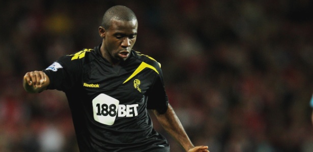 Fabrice Muamba, do Bolton, teve parada cardíaca durante partida contra o Tottenham