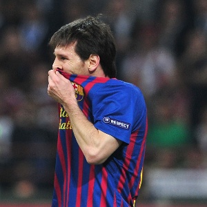 :  Milan arma forte retranca, anula Messi e segura empate contra o Barcelona