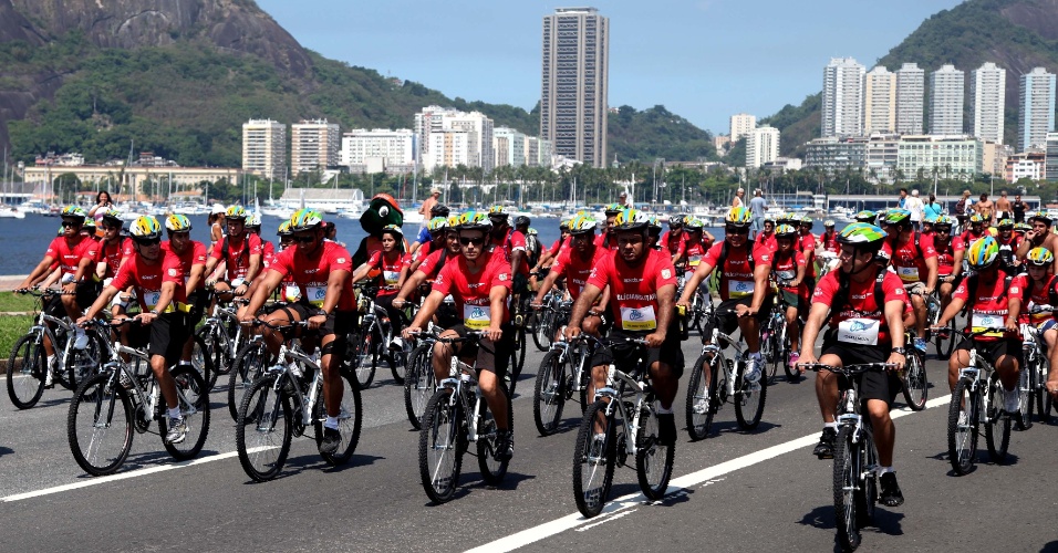World Bike Tour reúne 6 mil ciclistas no Rio de Janeiro Fotos UOL