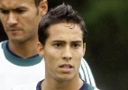 Ex-Palmeiras faz declaração de amor com arma e munição