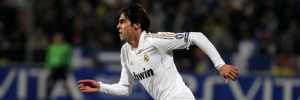 futebol internacional: Em alta, Kaká é exaltado por espanhóis e celebra um dos gols mais bonitos da carreira