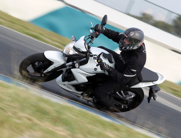 Dafra Next 250 vai disputar mercado com Honda CB 300R e Yamaha Fazer 250