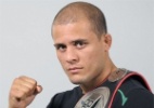 Rival de 'Caveira', 1º afegão do UFC diz que infância na guerra moldou seu caráter