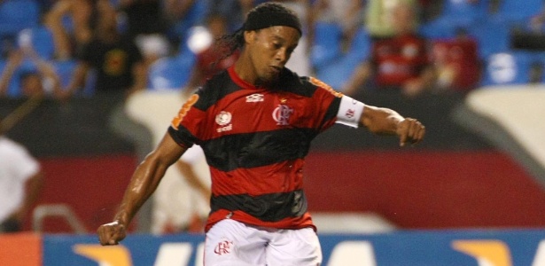 Ronaldinho Gaúcho recebeu uma proposta da China e poderia deixar o Flamengo