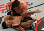 Lutador mostra estilo com unhas do pé pintadas de rosa, mas é finalizado no UFC