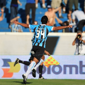: Em ritmo de treino, Grêmio goleia, vai à semi e rebaixa Ypiranga no Gaúcho