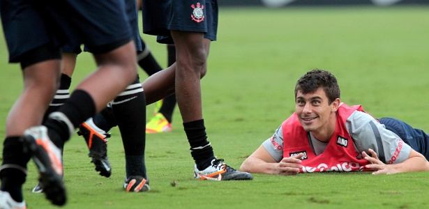 Alex foi confirmado no time que encara o Emelec, pelas oitavas de final da Libertadores