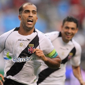O meia Felipe recebeu boa proposta do Flamengo e estuda a possibilidade de deixar o Vasco da Gama