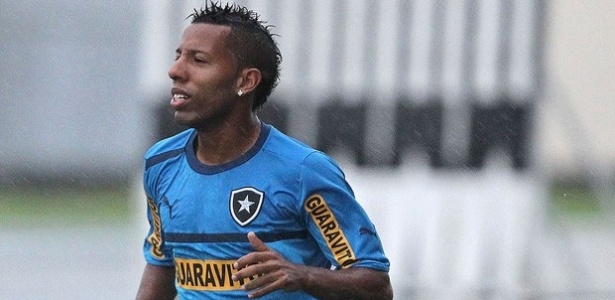 Vitor Junior deverá ser inscrito para a partida de volta contra o Vitória no dia 9