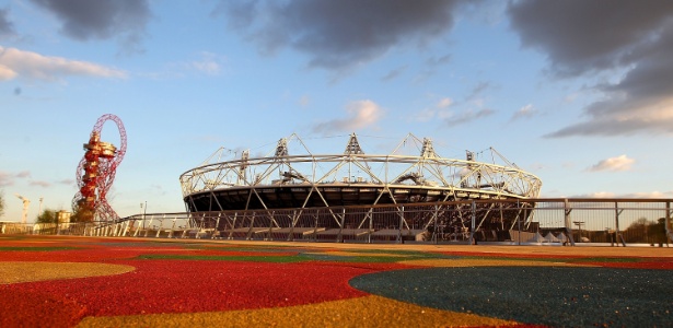 Estádio Olímpico de Londres recebe a cerimônia de abertura dos Jogos-2012