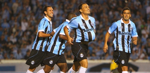 Leo Gago despista sobre possível titularidade contra o Coritiba, neste sábado, no Paraná