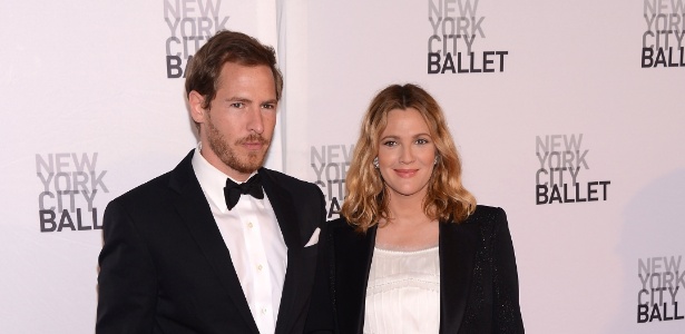 The actress Drew Barrymore next to her ex-husband Will Kopelman