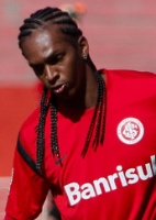 Futebol nacional: Inter diz aguardar propostas por Jô, mas nega dispensa