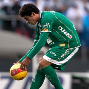 Com a negociação indefinida, Bruno Mendes deve ser aproveitado por Vadão diante do Atlético-PR