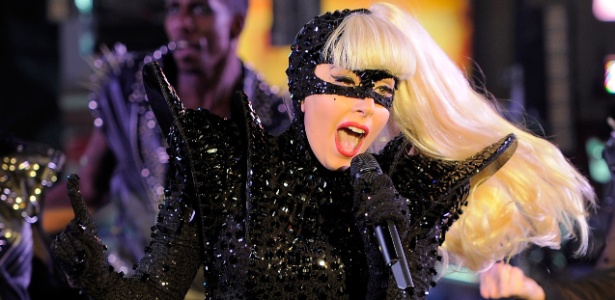 Lady Gaga se apresenta no Ano Novo de 2012 na Times Square, em Nova York (31/12/11)