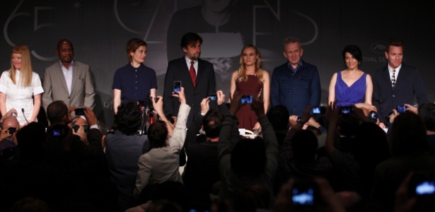 Andrea Arnold, Raoul Peck, Emmanuelle Devos, Diane Kruger, Jean-Paul Gaultier, Hiam Abbass e Ewan McGregor, membros do j&uacute;ri, conversam com a imprensa na presen&ccedil;a do presidente do j&uacute;ri Nanni Moretti no primeiro dia do Festival de Cannes 2012 (16/5/12)