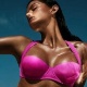Bronzeamento 'excessivo' de modelo brasileira causa polêmica na Europa