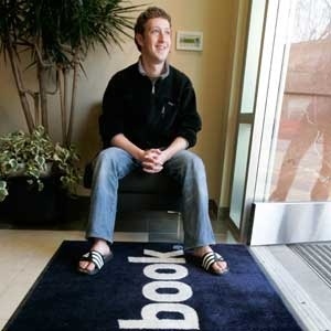 Mark Zuckerberg e suas sandálias de plástico 