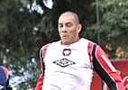 Após 17 anos, Atlético-PR inicia luta para volta à elite, frente Joinville