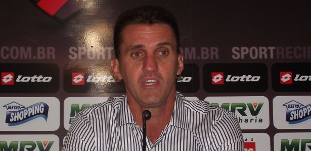 Mancini entrou em acordo com a diretoria após a derrota do time para o Figueirense