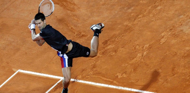 Djokovic bate um Federer pouco inspirado e reedita final contra Nadal em Roma