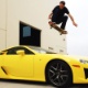 Blog: Lenda do skate ganha carro de US$ 370 mil e, ao inv&eacute;s de passear, salta sobre ele; assista 