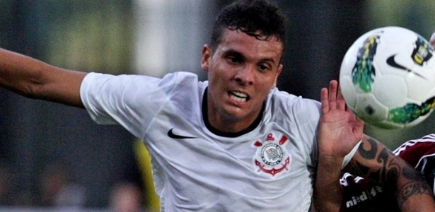 Lateral Ramon não tem tido espaço no Corinthians e irá se transferir para o Flamengo