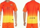 Jornal espanhol vaza nova camisa reserva do Barcelona, em cor extravagante