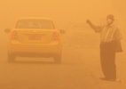 Tempestade de areia fecha aeroporto no Iraque
