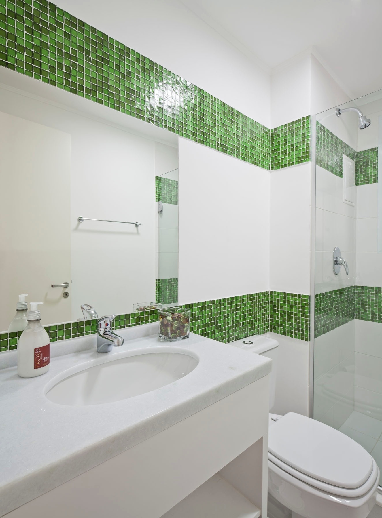 Banheiros pequenos dicas de decoração para quem tem pouco espaço BOL Fotos -> Pia De Banheiro Bloco Banheiros pequenos dicas de decoração para quem tem pouco espaço BOL Fotos -> Pia De Banheiro Bloco