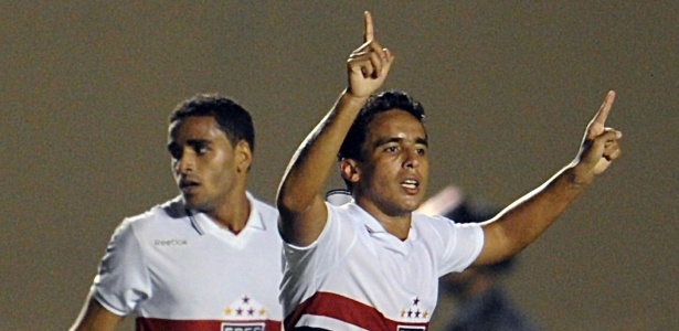 Jadson admite que títulos de Corinthians, Palmeiras e Santos aumentam pressão