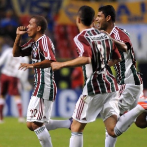 : Carleto (e) comemora ao marcar pelo Fluminense contra o Boca Juniors