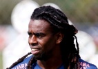Regularizado junto à CBF, volante Tinga se diz pronto para estrear pelo Cruzeiro