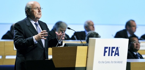 Joseph Blatter durante congresso da Fifa; cartola admitiu que sabia das comissões mas se eximiu de culpa