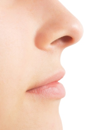 Os odores corporais têm componentes químicos que se alteram conforme a pessoa envelhece