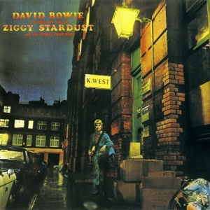 Capa do álbum The Rise and Fall of Ziggy Stardust and the Spiders from Mars (1972), de David Bowie