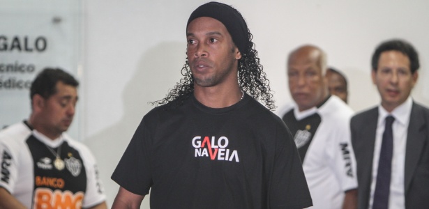 Ronaldinho revela homenagem à mãe, dona Miguelina, que se recupera de cirurgia 