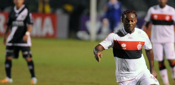 http://imguol.com/2012/06/06/vagner-love-conduz-a-bola-para-o-flamengo-na-partida-contra-a-ponte-preta-pelo-brasileirao-1339035900730_615x300.jpg