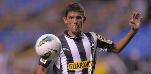 Jadson confia que a sorte voltará a soprar a favor do Botafogo nos próximos jogos