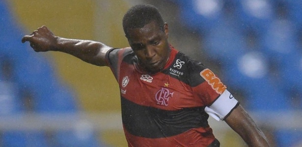 Exame confirma lesão no joelho de Renato Abreu; meia desfalca o Fla por um mês
