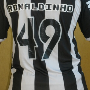 Loja do Atlético-MG já iniciou as vendas da camisa oficial de Ronaldinho Gaúcho, com número 49