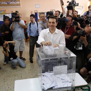 Alexis Tsipras, líder do Syriza, vota em Atenas nas eleições de 2012