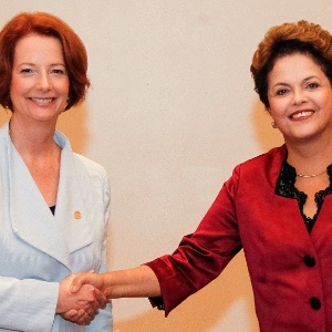 Dilma posa para foto ao lado da primeira-ministra da Austrália, Julia Gillard, durante a Rio+20