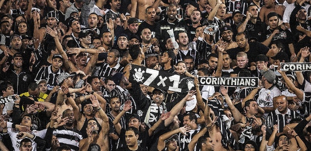 Torcida do Corinthians esgotou rapidamente ingressos para a final contra o Boca Juniors