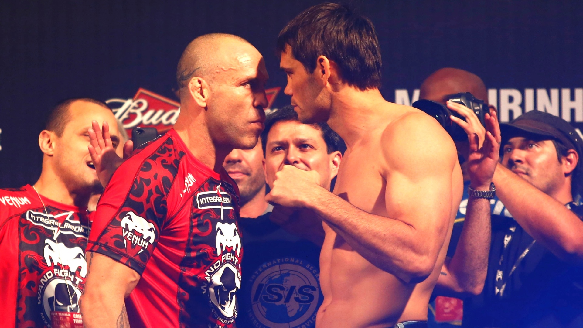 Wanderlei Silva encara seu adversário na luta principal do UFC 147, o americano Rich Franklin