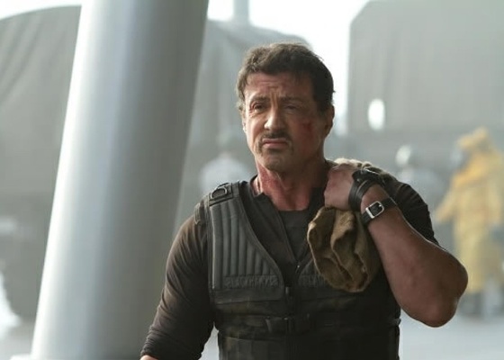 http://imguol.com/2012/06/25/arnold-schwarzenegger-em-cena-de-mercenarios-2-1340650521711_560x400.jpg
