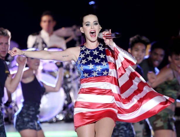 A cantora americana Katy Perry em cena do documentário Part Of Me, gravada durante show em Nova York (23/5/12)
