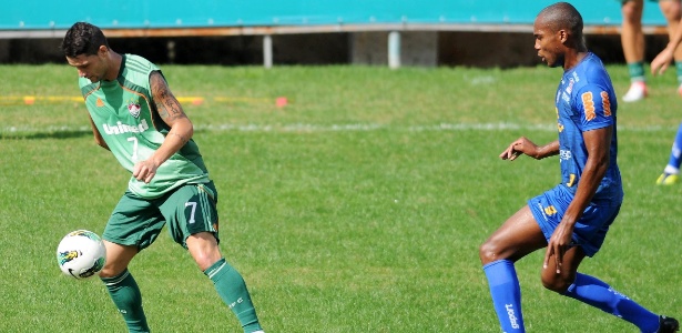 Ainda sem ritmo de jogo, Thiago Neves tenta domina a bola durante jogo contra o Tupi