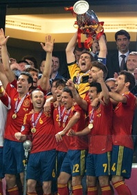 Pesadelo do Brasil para 2014: Espanha reforça status de 'futebol modelo' com título