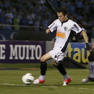 Jovem Bernard, que recebeu críticas no início do Brasileiro, se destaca com gols e assistências